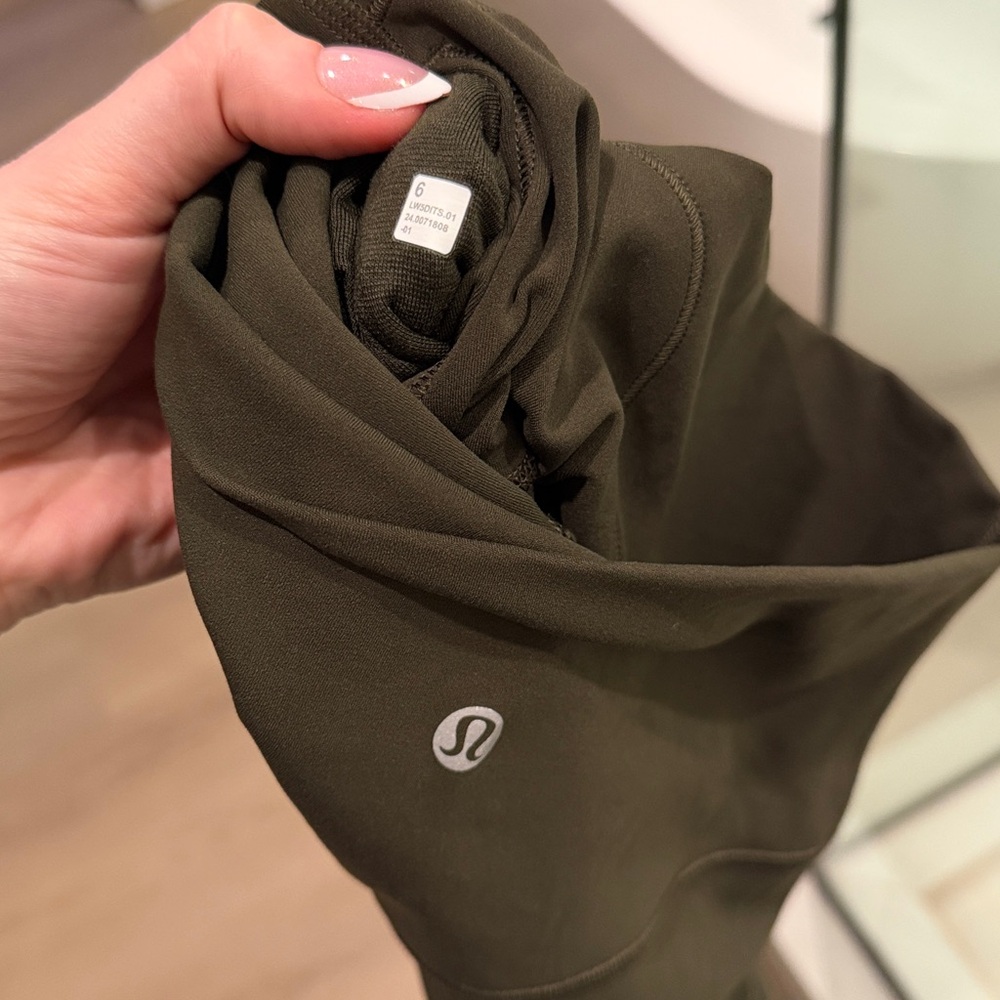Lululemon Align Leggings - Size 6 - 28 inch inseam - Dark Olive - Picture 8 of 9